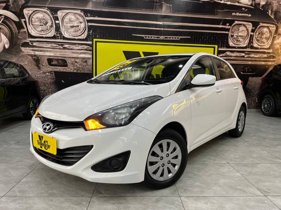 HYUNDAI HB20 1.6 COMFORT PLUS 16V FLEX 4P MANUAL HYUNDAI HB20 1.6 COMFORT PLUS 16V FLEX 4P MANUAL